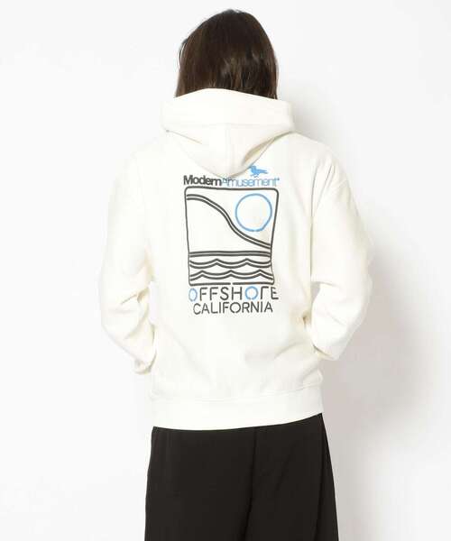 Modern Amusement（モダンアミューズメント）の「ModernAmusement/モダンアミューズメント/オフショアコラボレーションフーディー（パーカー・メンズ・ホワイト/ブラック/ブルー・MEDIUM/LARGE）」の9枚目の写真