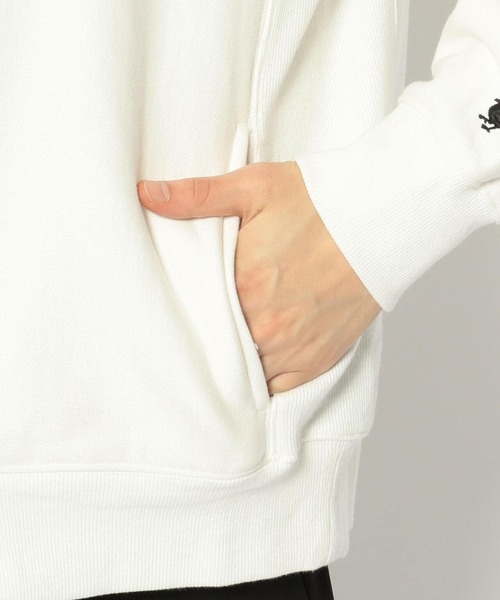 Modern Amusement（モダンアミューズメント）の「ModernAmusement/モダンアミューズメント/オフショアコラボレーションフーディー（パーカー・メンズ・ホワイト/ブラック/ブルー・MEDIUM/LARGE）」の4枚目の写真