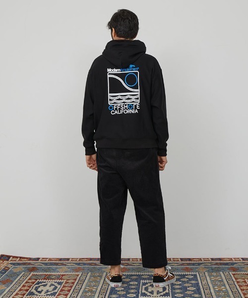 Modern Amusement（モダンアミューズメント）の「ModernAmusement/モダンアミューズメント/オフショアコラボレーションフーディー（パーカー・メンズ・ホワイト/ブラック/ブルー・MEDIUM/LARGE）」の15枚目の写真
