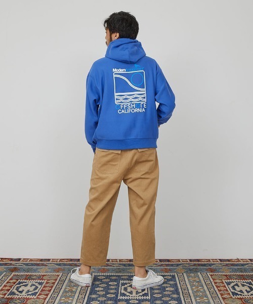 Modern Amusement（モダンアミューズメント）の「ModernAmusement/モダンアミューズメント/オフショアコラボレーションフーディー（パーカー・メンズ・ホワイト/ブラック/ブルー・MEDIUM/LARGE）」の17枚目の写真