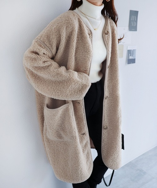 andme（アンドミー）の「合皮パイピングボアノーカラーコート（ノーカラーコート・レディース・アイボリー/モカ/ライトベージュ・M）」の3枚目の写真