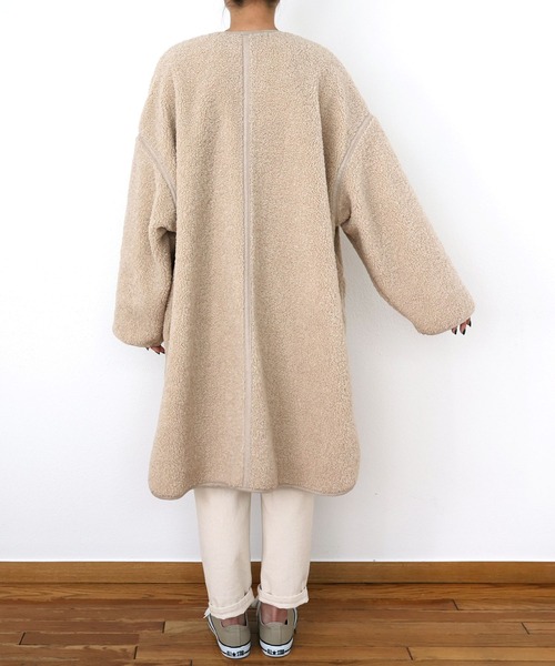 andme（アンドミー）の「合皮パイピングボアノーカラーコート（ノーカラーコート・レディース・アイボリー/モカ/ライトベージュ・M）」の13枚目の写真