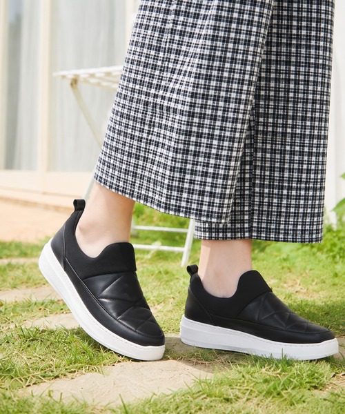 coca(ANDEX shoes product)(コカ)の「coca / BMZインソール付き ふわっと軽い 厚底 軽量 スリッポン スニーカー 121039(スニーカー・レディース・シルバー/ブラック/ブラック系その他・23cm/24cm/23.5cm/22.5cm/24.5cm)」の4枚目の写真