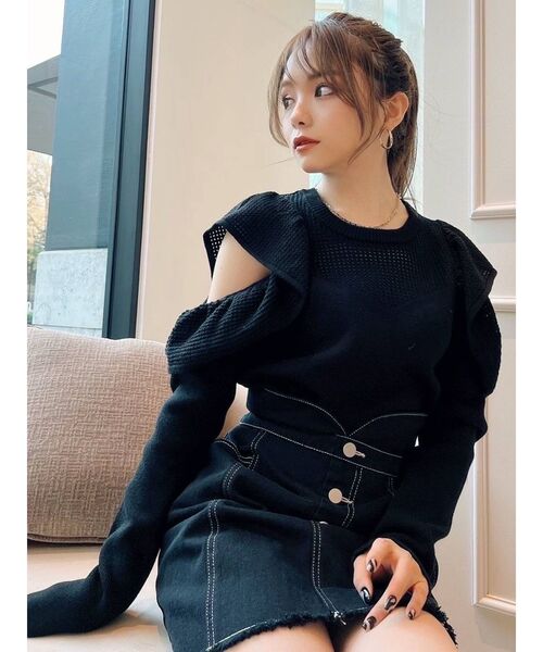 RESEXXY(リゼクシー)の「オープンショルダーメッシュニットプルオーバー(ニット/セーター・レディース・ブラック/ベージュ/ラベンダー・FREE)」の3枚目の写真