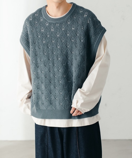 epnok（エプノック）の「ベーシックルーズシアーニットベスト（ベスト・メンズ・グレイッシュベージュ/ベージュ系その他/チャコールグレー/グレイッシュブルー・LARGE/MEDIUM/SMALL）」の4枚目の写真