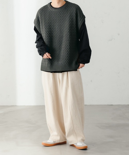 epnok（エプノック）の「ベーシックルーズシアーニットベスト（ベスト・メンズ・グレイッシュベージュ/ベージュ系その他/チャコールグレー/グレイッシュブルー・LARGE/MEDIUM/SMALL）」の8枚目の写真