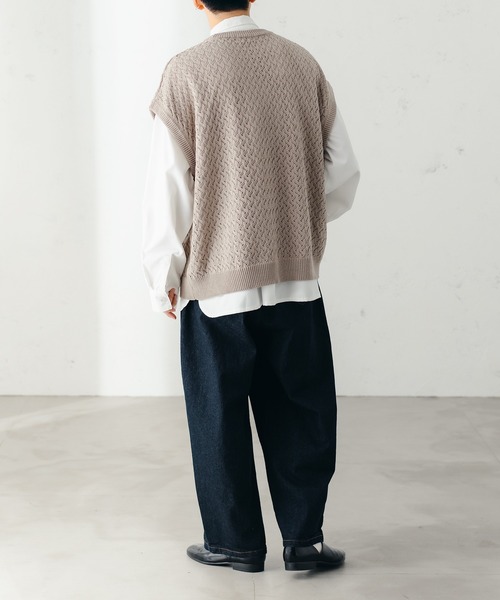 epnok（エプノック）の「ベーシックルーズシアーニットベスト（ベスト・メンズ・グレイッシュベージュ/ベージュ系その他/チャコールグレー/グレイッシュブルー・LARGE/MEDIUM/SMALL）」の20枚目の写真