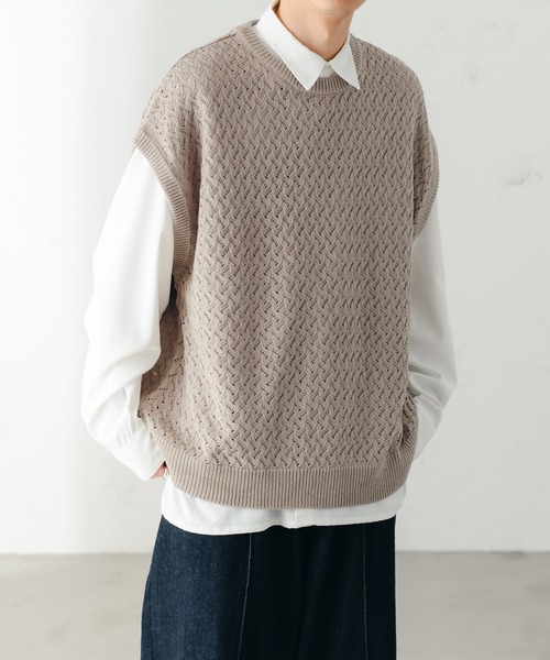 epnok（エプノック）の「ベーシックルーズシアーニットベスト（ベスト・メンズ・グレイッシュベージュ/ベージュ系その他/チャコールグレー/グレイッシュブルー・LARGE/MEDIUM/SMALL）」の15枚目の写真