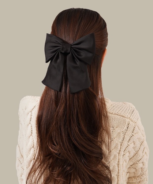 CEMONEMO(セモネモ)の「サテン ロングリボン バレッタ(バレッタ/ヘアクリップ・レディース・ブラック/アイボリー・FREE)」の16枚目の写真