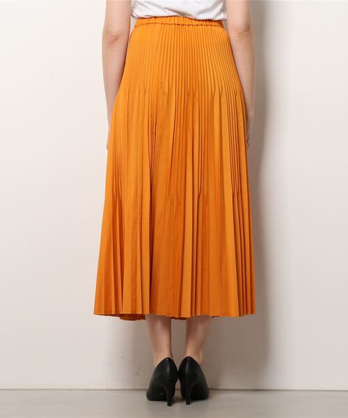 MARECHAL TERRE(マルシャルテル)の「MARECHAL TERRE(マルシャルテル)プリーツスカート(スカート・レディース・オレンジ・2)」の2枚目の写真
