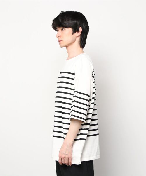 SITRY（シトリー）の「Panel border Loose silhouette boat neck T-shirt/パネルボーダー ルーズシルエット  ボートネック 半袖Ｔシャツ（Tシャツ/カットソー・メンズ・ブラック/レッド/ブルー/グリーン/ブラック系その他/ブルー系その他・M/L）」の14枚目の写真