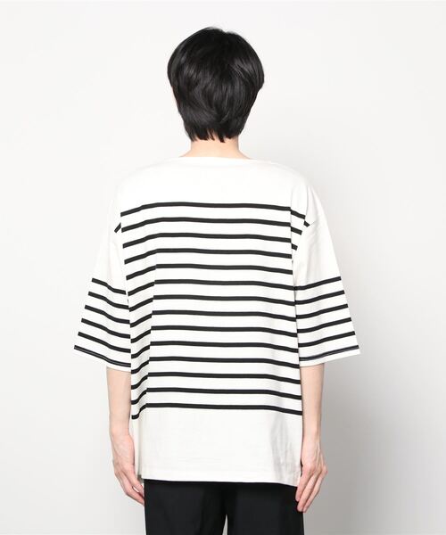 SITRY（シトリー）の「Panel border Loose silhouette boat neck T-shirt/パネルボーダー ルーズシルエット  ボートネック 半袖Ｔシャツ（Tシャツ/カットソー・メンズ・ブラック/レッド/ブルー/グリーン/ブラック系その他/ブルー系その他・M/L）」の15枚目の写真