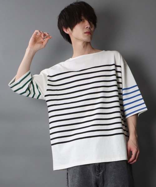 SITRY（シトリー）の「Panel border Loose silhouette boat neck T-shirt/パネルボーダー ルーズシルエット  ボートネック 半袖Ｔシャツ（Tシャツ/カットソー・メンズ・ブラック/レッド/ブルー/グリーン/ブラック系その他/ブルー系その他・M/L）」の3枚目の写真