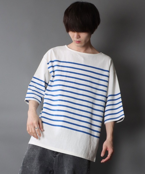 SITRY（シトリー）の「Panel border Loose silhouette boat neck T-shirt/パネルボーダー ルーズシルエット  ボートネック 半袖Ｔシャツ（Tシャツ/カットソー・メンズ・ブラック/レッド/ブルー/グリーン/ブラック系その他/ブルー系その他・M/L）」の5枚目の写真
