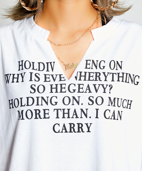 babyShoop（ベイビーシュープ）の「英字ロゴVネック半袖TOPS（Tシャツ/カットソー・レディース・ホワイト/ブラック・FREE）」の7枚目の写真