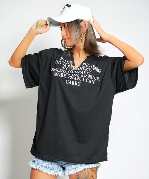 babyShoop（ベイビーシュープ）の「英字ロゴVネック半袖TOPS（Tシャツ/カットソー・レディース・ホワイト/ブラック・FREE）」の11枚目の写真