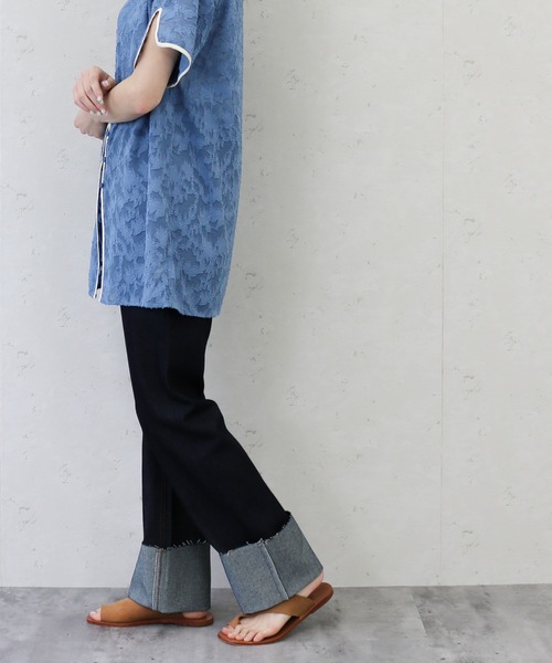 Per sist ence（パーシエンス）の「Per sist ence/パーシエンス　11オンス ロールアップデニムパンツ（デニムパンツ・レディース・ブラック/インディゴブルー・SMALL/MEDIUM）」の4枚目の写真