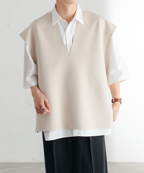 epnok(エプノック)の「ダンボールキーネックベスト(ベスト・メンズ・チャコールグレー/アイボリー/グレイッシュベージュ・SMALL/MEDIUM/LARGE)」の1枚目の写真