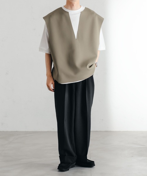 epnok(エプノック)の「ダンボールキーネックベスト(ベスト・メンズ・チャコールグレー/アイボリー/グレイッシュベージュ・SMALL/MEDIUM/LARGE)」の17枚目の写真