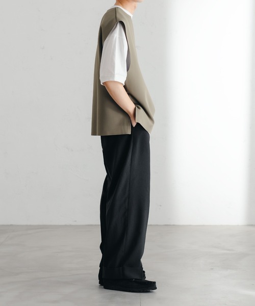 epnok(エプノック)の「ダンボールキーネックベスト(ベスト・メンズ・チャコールグレー/アイボリー/グレイッシュベージュ・SMALL/MEDIUM/LARGE)」の18枚目の写真