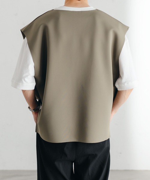 epnok(エプノック)の「ダンボールキーネックベスト(ベスト・メンズ・チャコールグレー/アイボリー/グレイッシュベージュ・SMALL/MEDIUM/LARGE)」の16枚目の写真