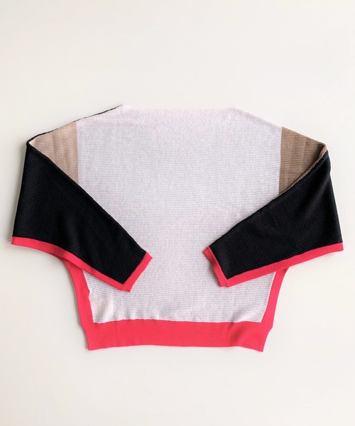 Q(キュー)の「ブロックカラー横リブドルマンニット(ニット/セーター・レディース・ブラック/パープル/アイボリー/バーガンディー/ライトグレー/ベージュ/マスタード/ネイビー/グレー系その他/ホワイト系その他・MEDIUM)」の21枚目の写真