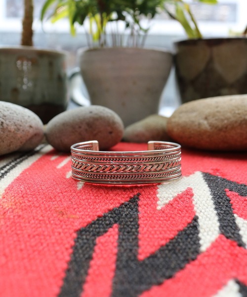 Indian Jewelry(インディアンジュエリー)の「INDIAN JEWELRY / BRACELET 78(ブレスレット・レディース・シルバー・ONE SIZE)」の3枚目の写真