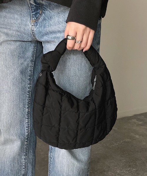 Riberry（リベリー）の「キルティング三日月ハンドバッグ（ハンドバッグ・レディース・ホワイト/ブラック/ベージュ/ブラウン/グリーン・FREE）」の3枚目の写真