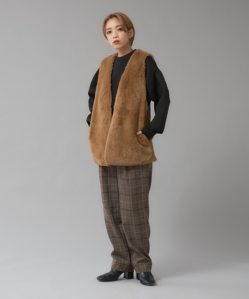 NOMINE（ノミネ）の「【2WAY】ファー×チェックリバーシブルベスト（ベスト・レディース・チャコールグレー/ブラウン・フリー）」の7枚目の写真