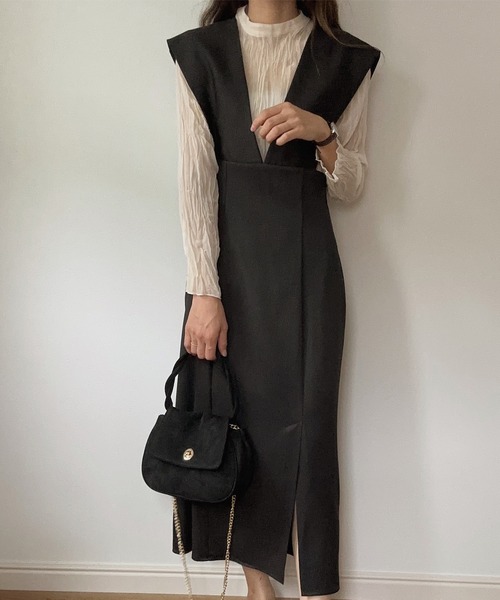 LAUIR（ラウアー）の「ワイドショルダーフロントスリットワンピース（ワンピース・レディース・アイボリー/モカ/ブラック・LARGE/MEDIUM）」の2枚目の写真