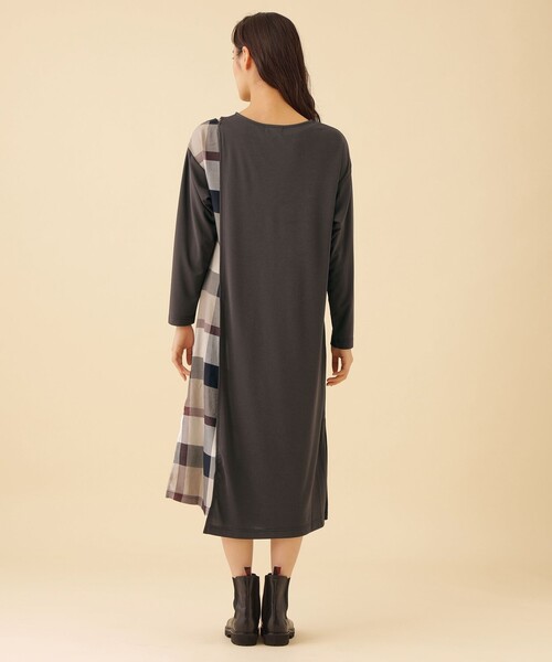 CB CRESTBRIDGE（シービークレストブリッジ）の「肩見せIラインワンピース（ワンピース・レディース・ダークブラウン/ライトベージュ/ダークネイビー・S/M）」の7枚目の写真