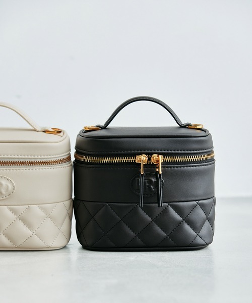 ROPE'（ロペ）の「RPロゴモチーフキルティングバニティーバッグ（ハンドバッグ・レディース・ホワイト/ブラック・FREE）」の2枚目の写真