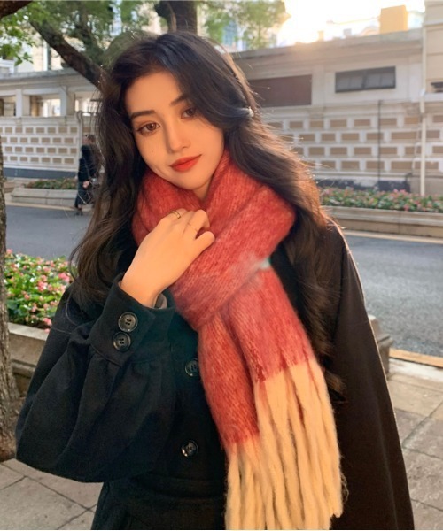 yuue' ( wear )(ユーイ)の「mochimochi大判マフラー(マフラー・レディース・ブラック/レッド/パープル/オフホワイト・FREE)」の5枚目の写真