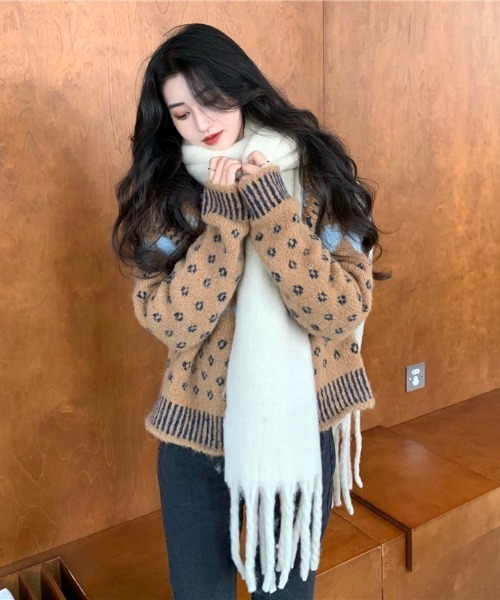 yuue' ( wear )(ユーイ)の「mochimochi大判マフラー(マフラー・レディース・ブラック/レッド/パープル/オフホワイト・FREE)」の10枚目の写真