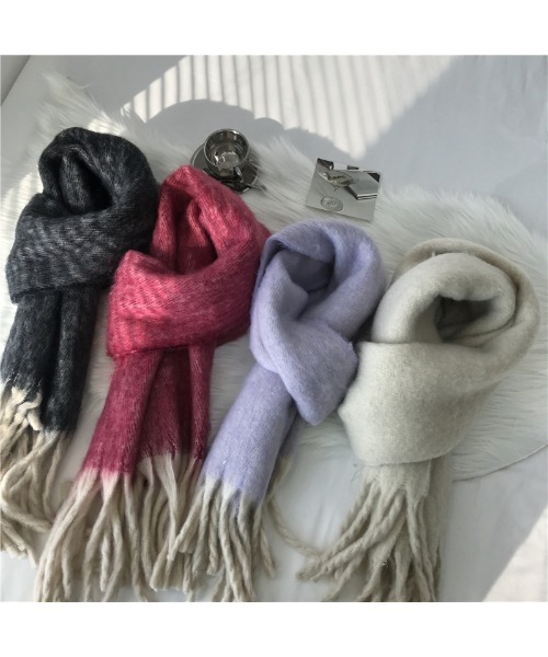 yuue' ( wear )(ユーイ)の「mochimochi大判マフラー(マフラー・レディース・ブラック/レッド/パープル/オフホワイト・FREE)」の12枚目の写真