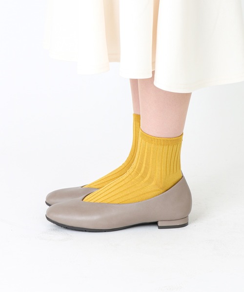 【ラクとキレイ】Vカットフラットパンプス（パンプス）｜AcureZ（アキュアーズ）