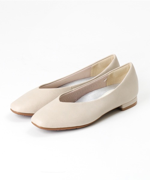 【ラクとキレイ】Vカットフラットパンプス（パンプス）｜AcureZ（アキュアーズ）