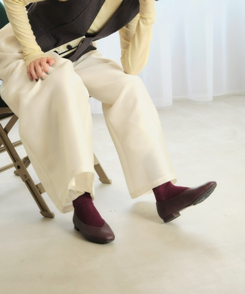 【ラクとキレイ】Vカットフラットパンプス（パンプス）｜AcureZ（アキュアーズ）