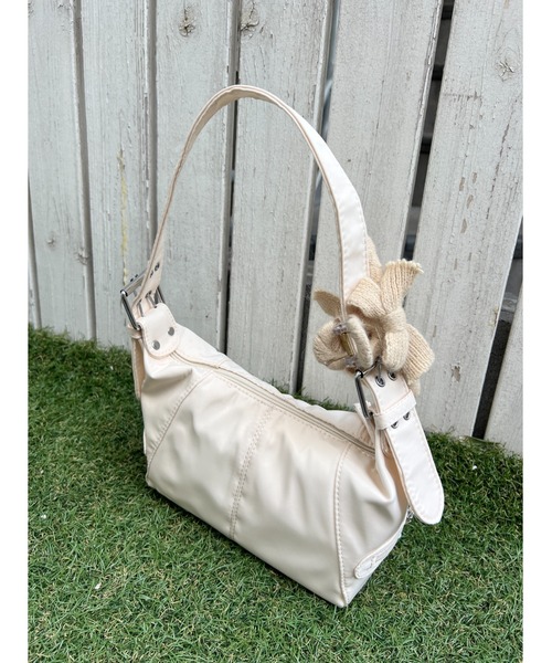 PHILLY(フィリー)の「べルトデザインバッグ(ショルダーバッグ・レディース・ブラック/ピンク/アイボリー・FREE)」の9枚目の写真