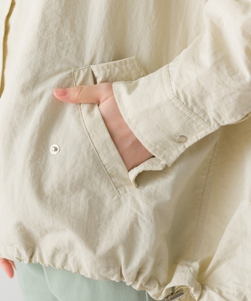 OMNES（オムネス）の「撥水加工ナイロン裾ドローコードAラインブルゾン（ブルゾン・レディース・ベージュ/ブラック/アイボリー/カーキ/ライトブルー/グレイッシュベージュ・FREE）」の13枚目の写真