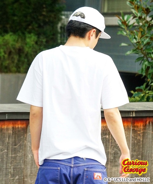 OUTDOOR PRODUCTS（アウトドアプロダクツ）の「【OUTDOOR PRODUCTS/アウトドアプロダクツ】【 おさるのジョージ 】ニョッキ ハンドリー コラボ Tシャツ ドロップショルダー オーバーサイズ（Tシャツ/カットソー・メンズ・ダークグリーン/ベージュ/ホワイト/ホワイト系その他/オフホワイト/ピンク系その他・SMALL/MEDIUM/LARGE/X-LARGE）」の21枚目の写真