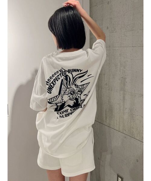 GYDA（ジェイダ）の「UNEXPECTED BUNNY BIG Tシャツ（Tシャツ/カットソー・レディース・ライトグレー/ブラック/オフホワイト/ピンク・FREE）」の11枚目の写真