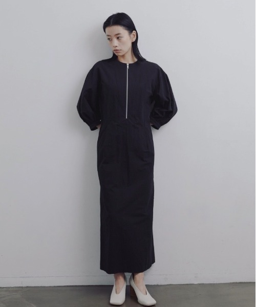 CASA FLINE（カーサフライン）の「フロントジップドレス