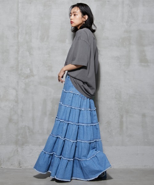 GEVS.(ジェイヴィス)の「<大きいサイズ> 綿100%デニムティアードマキシスカート GEVS.(スカート・レディース・ブルー系2/ブルー系1・4L/5L/L/LL/3L)」の16枚目の写真