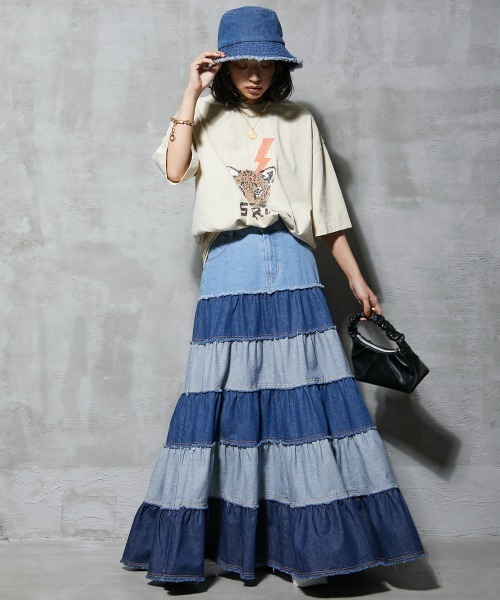 GEVS.(ジェイヴィス)の「<大きいサイズ> 綿100%デニムティアードマキシスカート GEVS.(スカート・レディース・ブルー系2/ブルー系1・4L/5L/L/LL/3L)」の3枚目の写真