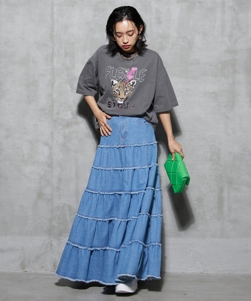 GEVS.(ジェイヴィス)の「<大きいサイズ> 綿100%デニムティアードマキシスカート GEVS.(スカート・レディース・ブルー系2/ブルー系1・4L/5L/L/LL/3L)」の4枚目の写真