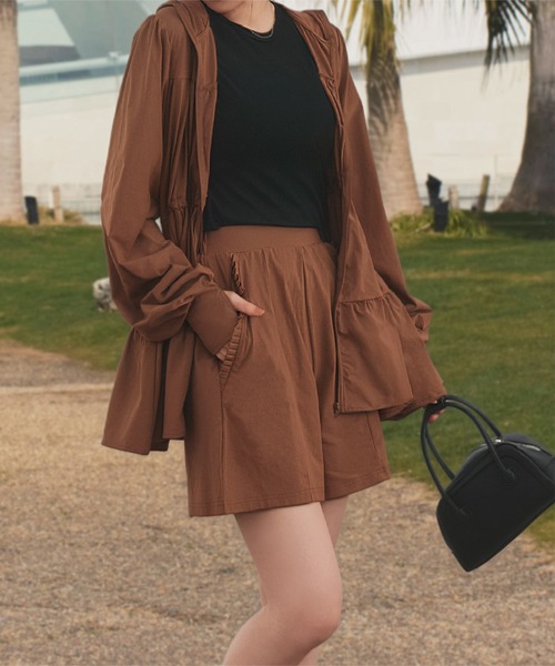 sea.(シードット)の「UVカット吸水速乾ラッシュガードフリルポケットショートパンツ(ラッシュガード・レディース・スミクロ/ベージュ/カーキ/ブルー系その他/ブラック系その他/ホワイト系その他/ブラウン/ブラック・L/M)」の11枚目の写真