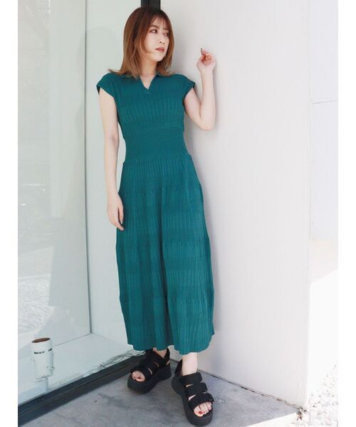 MURUA（ムルーア）の「ウエストリブニットワンピース（ワンピース・レディース・ブラック/グリーン・FREE）」の4枚目の写真