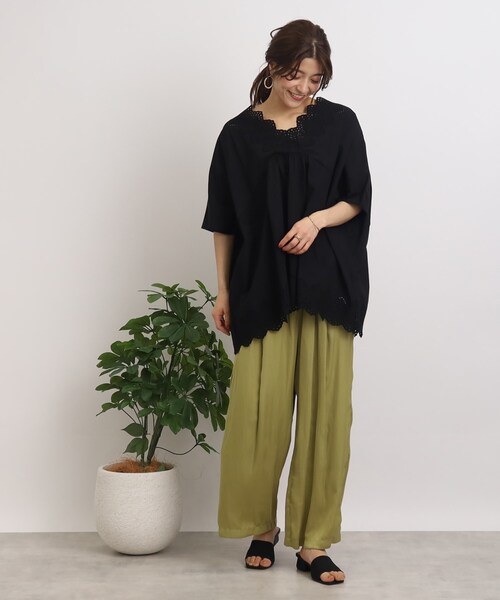 SHOO・LA・RUE（シューラルー）の「◆【ずるいくらい大人可愛い】スカラップレースブラウス（シャツ/ブラウス・レディース・ブラック/ホワイト系・00）」の14枚目の写真