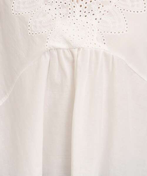 SHOO・LA・RUE（シューラルー）の「◆【ずるいくらい大人可愛い】スカラップレースブラウス（シャツ/ブラウス・レディース・ブラック/ホワイト系・00）」の4枚目の写真